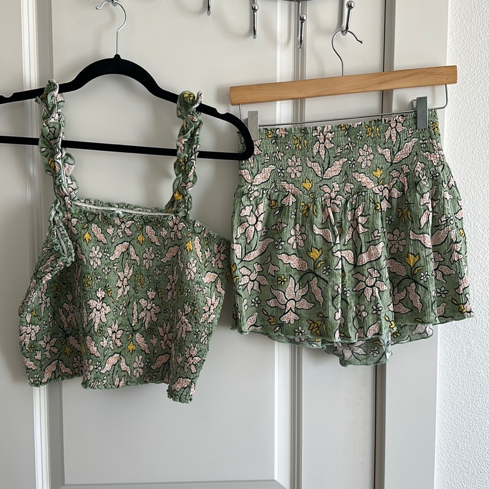 American Eagle Two Piece Set tank size large and shorts size small